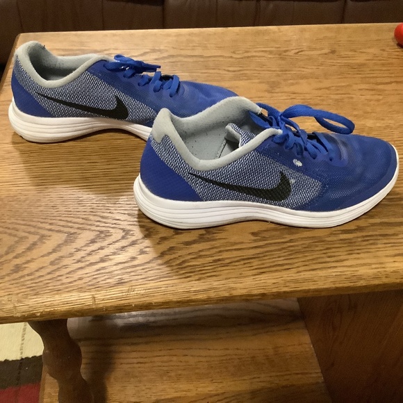 Used Boys Blue and Grey Nike Runners - Picture 5 of 8
